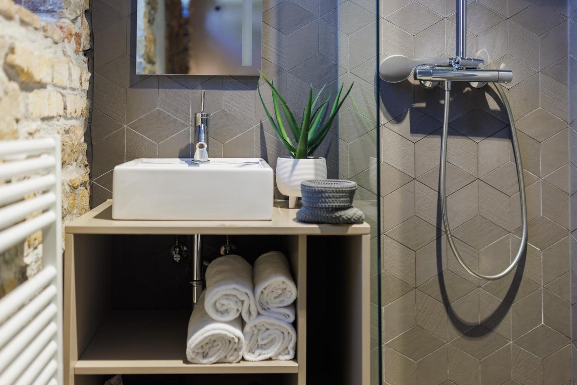 Vila Robida Rooms & Spa Črni Kal Eksteriør billede